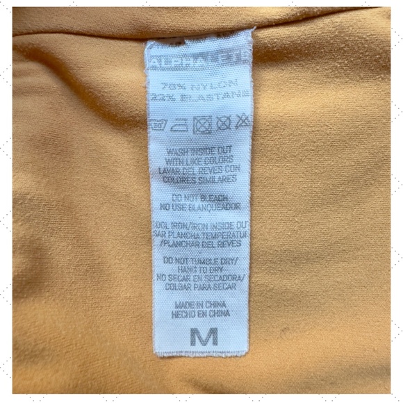 Alphalete Sports Bra - Picture 4 of 4